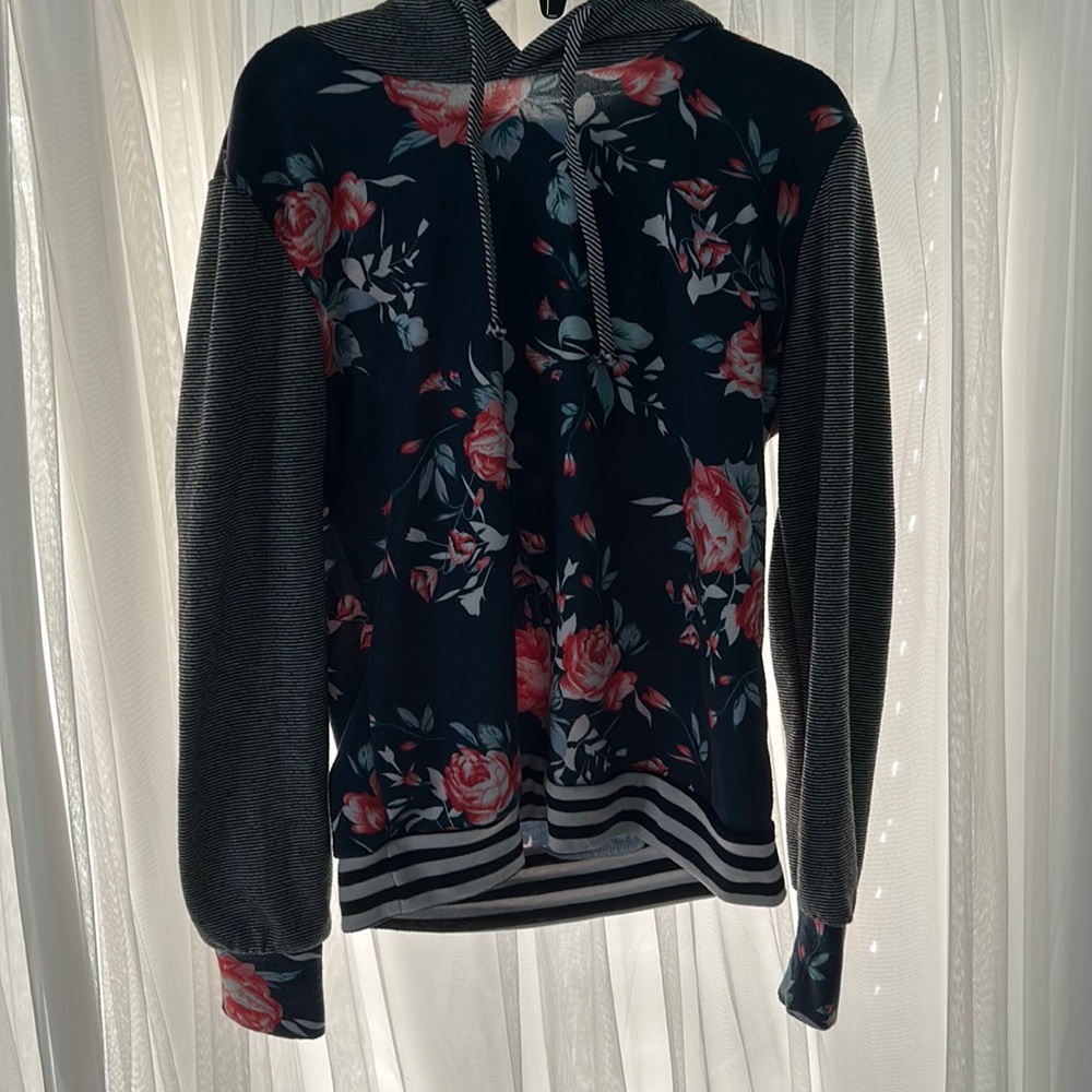 Hooded long sleeve top